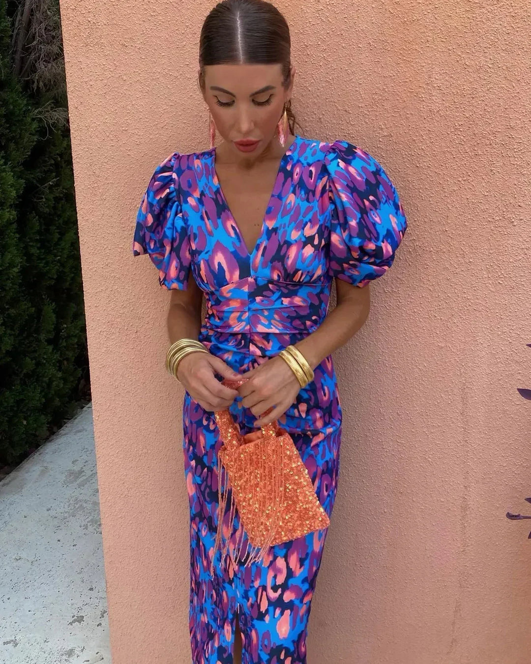 María | Vestido Elegante de Manga Abullonada con Escote en V